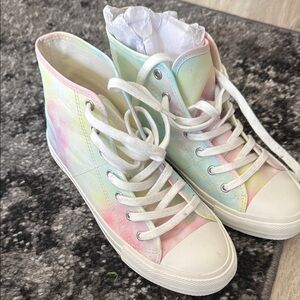 American Eagle Outfitters Pink and Blue High-Top Sneakers